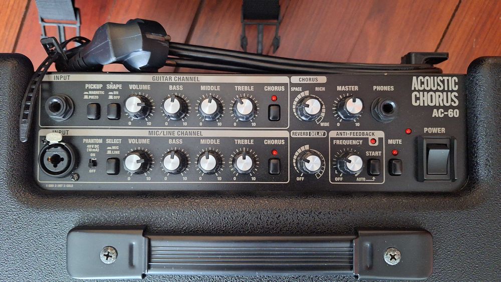 Amplificador Guitarra Acústica Roland AC-60