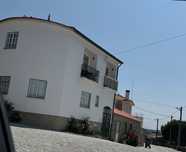 Vende-se moradia t3 em Pínzio, mobilada