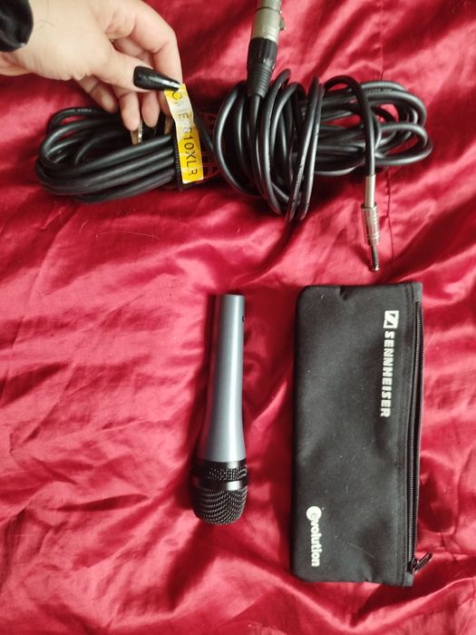 Przedstawiony na zdjęciu produkt to mikrofon wokalny Sennheiser e 845.