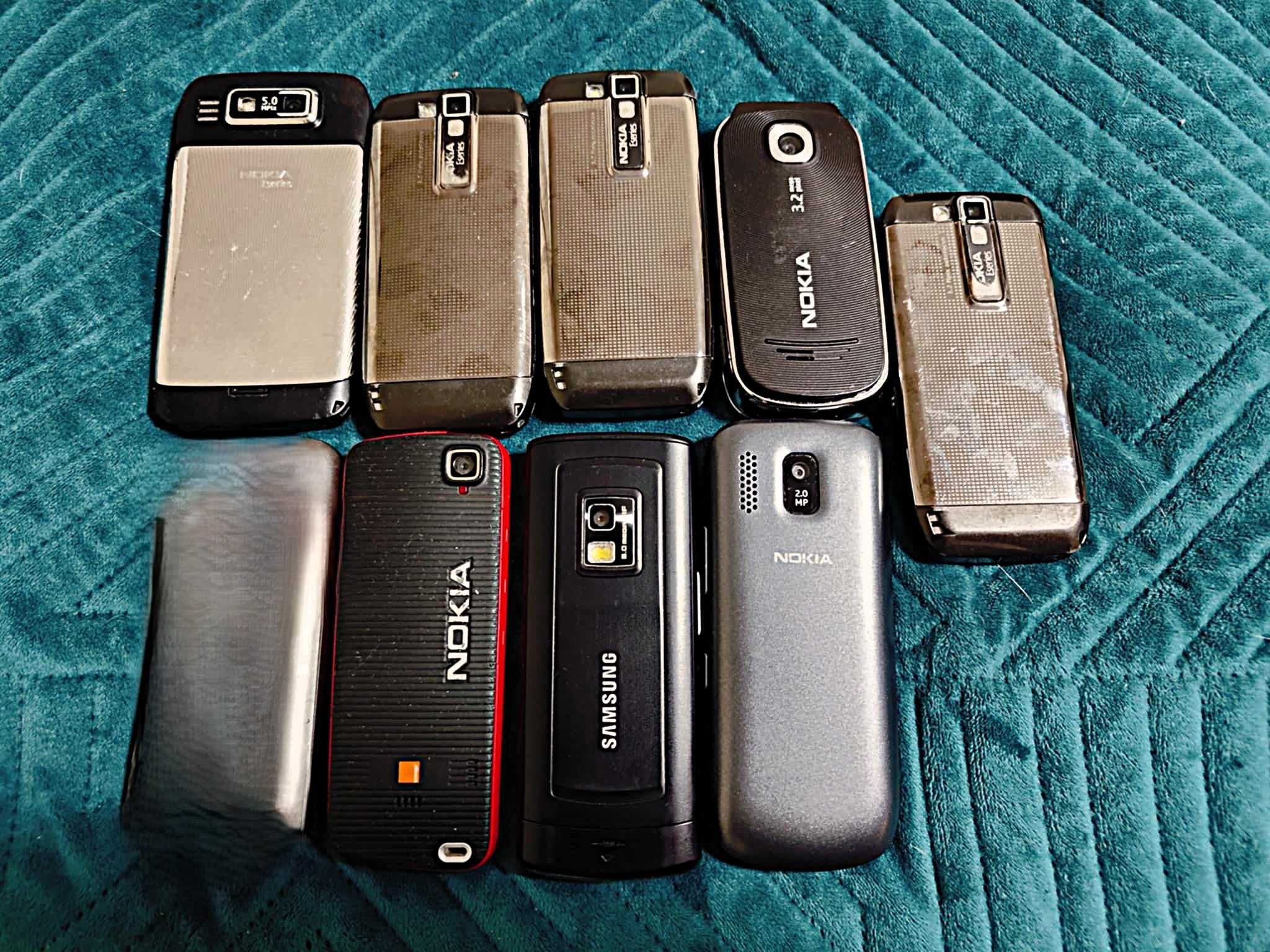 Sprzedam 8 sztuk sprawnych telefonów Nokia i Samsung  z ładowarkami