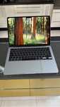 MacBook Air 13", M4 (GPU 10 rdzeni), RAM 16 GB, dysk 512 GB SSD, 70 W