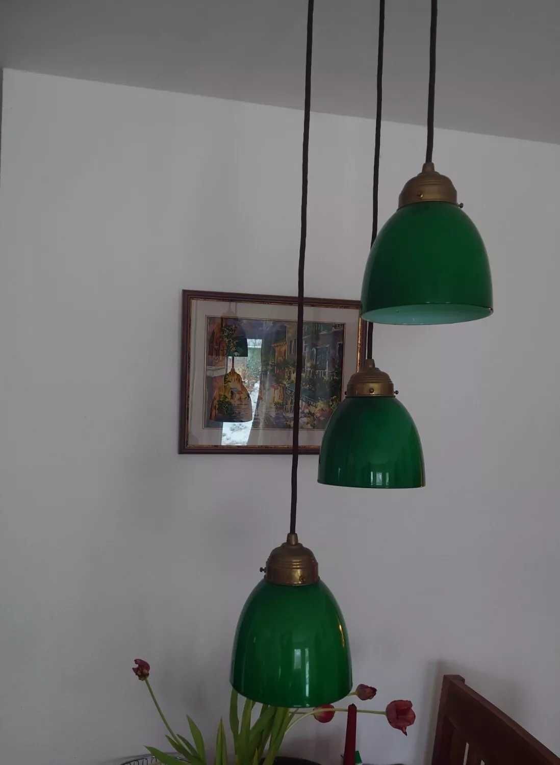 Luminária Art Déco em vidro triplo com luz em latão