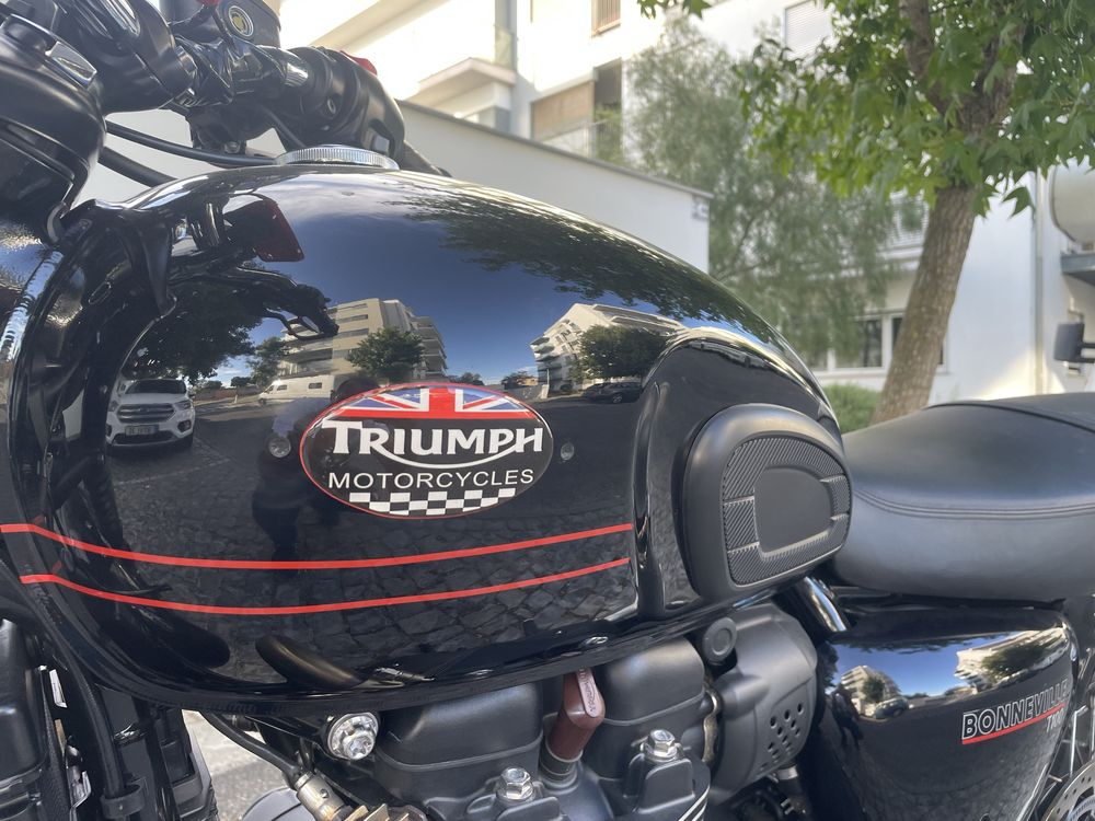 Triumph bonneville