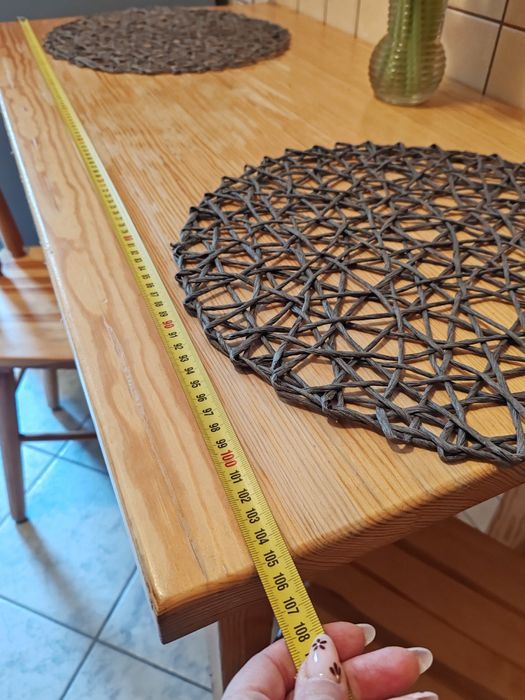 Drewniany Stół z dwoma krzesłami