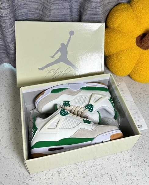 Jordan 4 SB Sosnowa zieleń 44