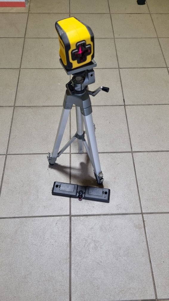 STANLEY Laser krzyżowy C-Line STHT77611 + Viper Laser