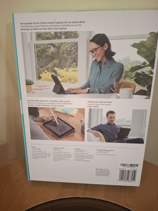 Чохол з клавіатурою Logitech slim folio для ipad