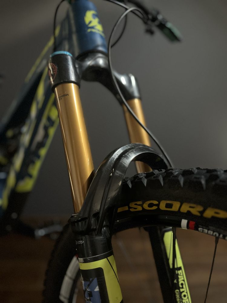 Pivot Firebird 29” Carbon M FOX 38, Float X2, GX AXS, custom RAW