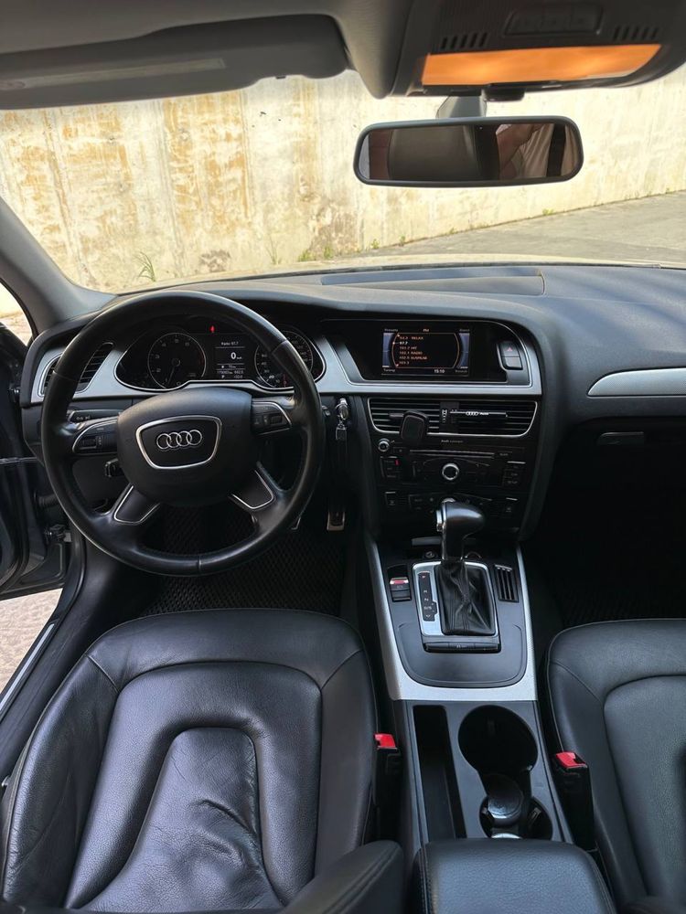 Audi A4 B8 2012р Рест!