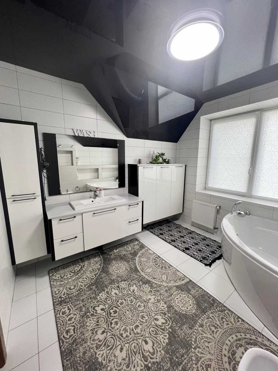 ДОМ (215м.кв).4 спальни.10 соток.Ландшафт.Баня 58000грн