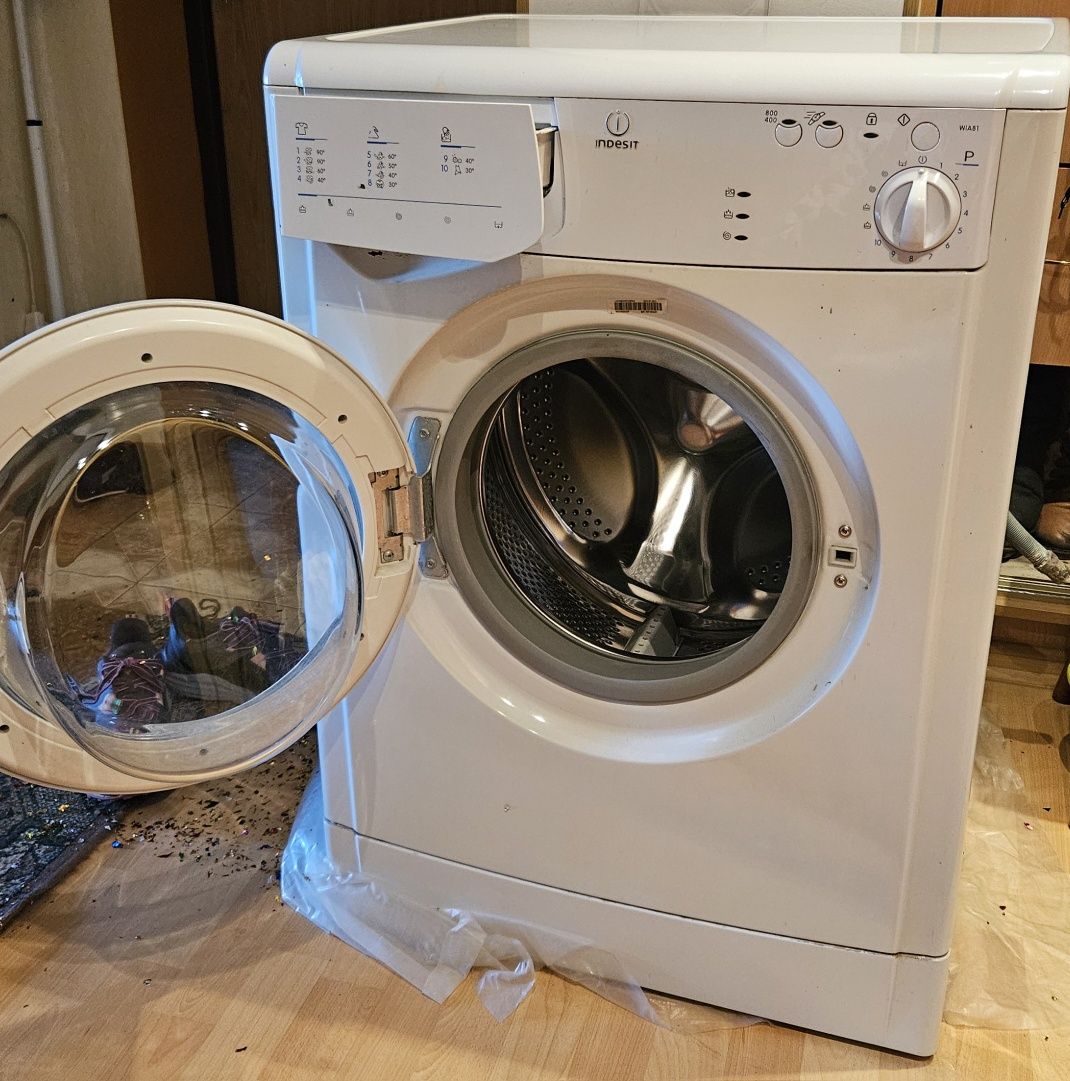 Пральна машинка Indesit wia81