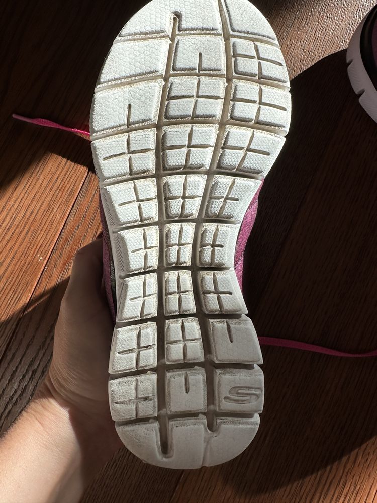 Кроссовки Skechers 36 и 38 размер