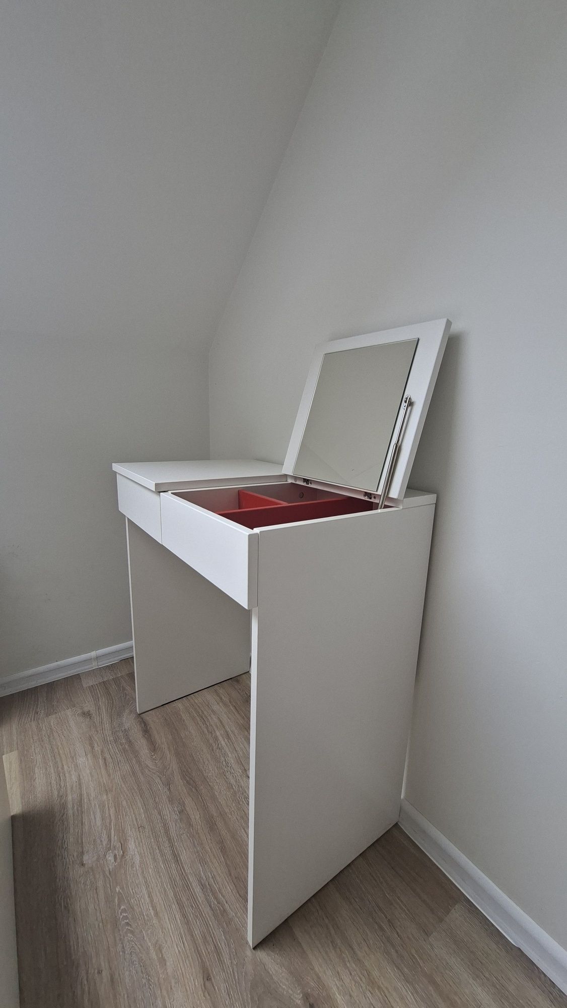 Toaletka Brimnes ikea biurko
