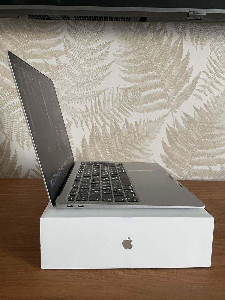 MacBook Air 13 2020 M1 8GB RAM 256GB SSD