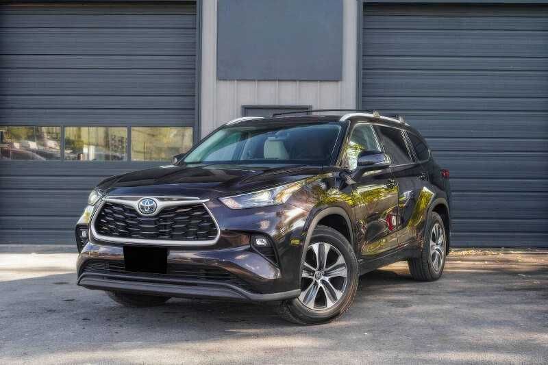 2022 Toyota Highlander Hybrid XLE