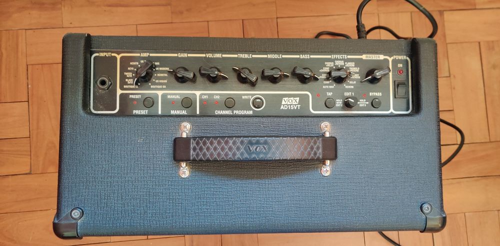 Amplificador Vox valvetronix AD15VT