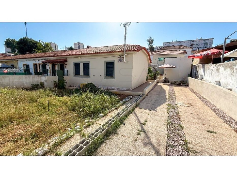 Moradia com 3 Quartos e Garagem - Setúbal