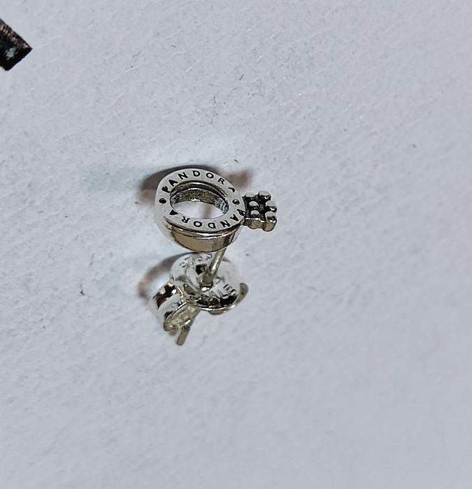 Kolczyki sztyfty O w Koronie S925 ALE