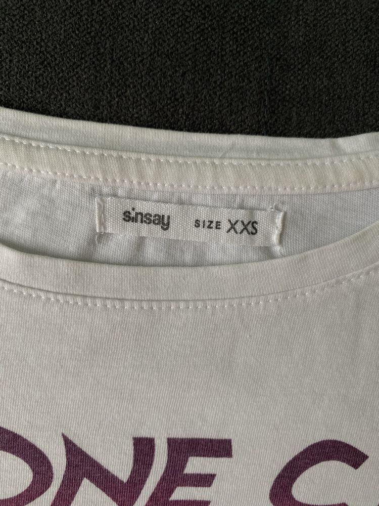 Crop top z napisem, rozmiar XXS