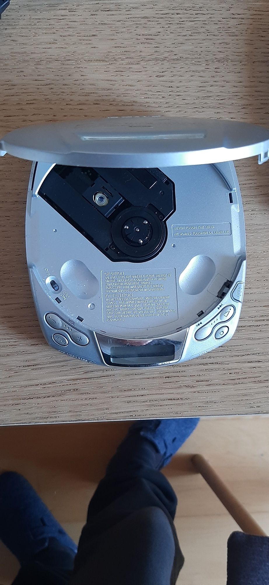 CD Walkman D-E201 Sony para restaurar