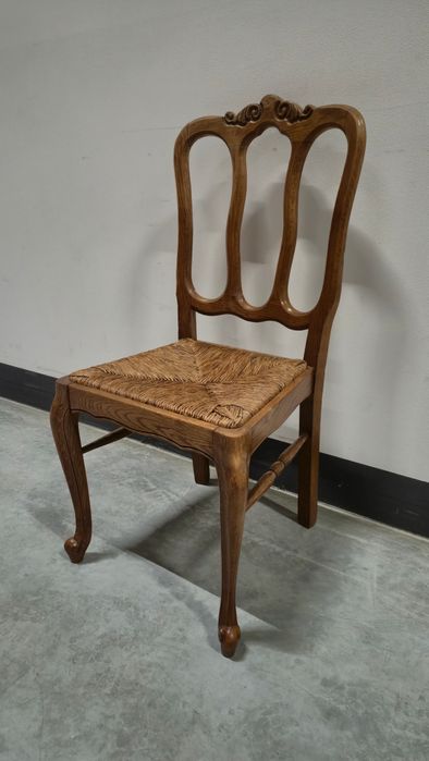 Nr. 102  Dębowe krzesław w Stylu Ludwika XV