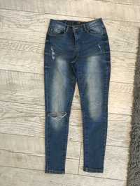 Niebieskie rurki skinny jeans