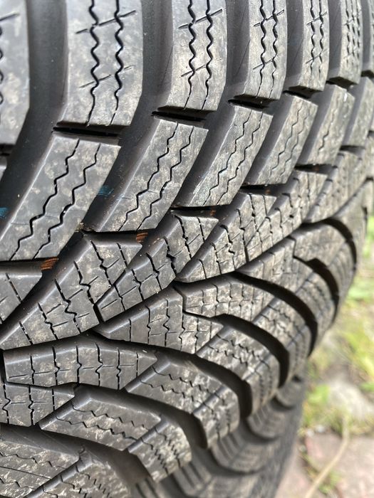 205/55r16 H XL Continental