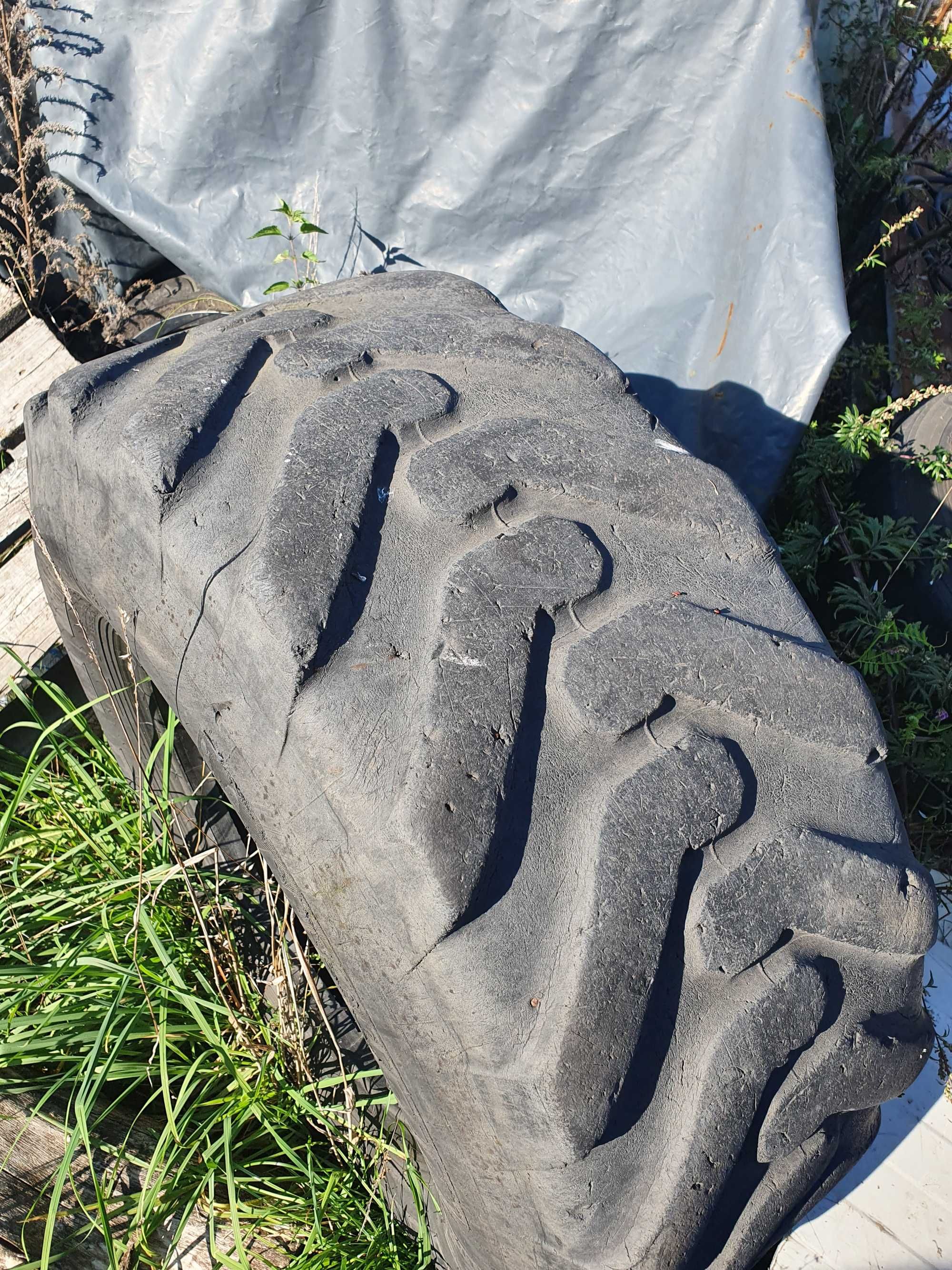 Opony Michelen 12.5/80-18