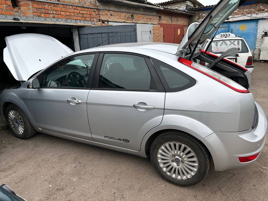 Авто  продам в гарном стані з чудовой комплектацією титаніум ..