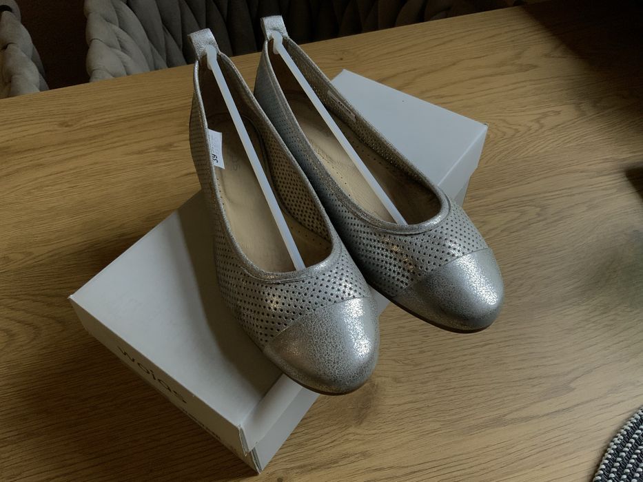 Baleriny Wojas, skóra, srebne, stan bardzo dobry r. 39