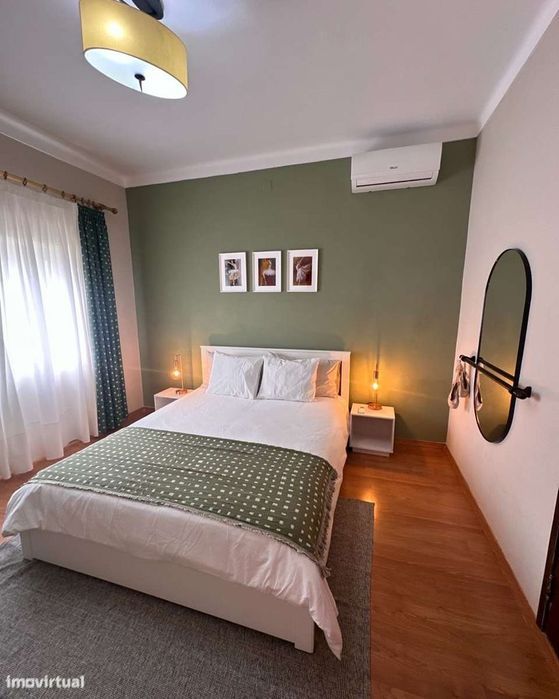 Moradia T3 com piscina, jardim e garagem