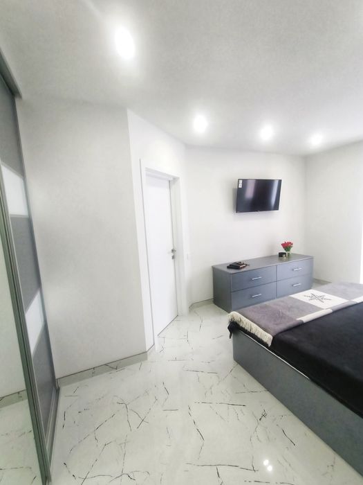 ВІЛЬНА квартира! Руська, ЦЕНТР. Новобудова подобово, погодинно!Все є!