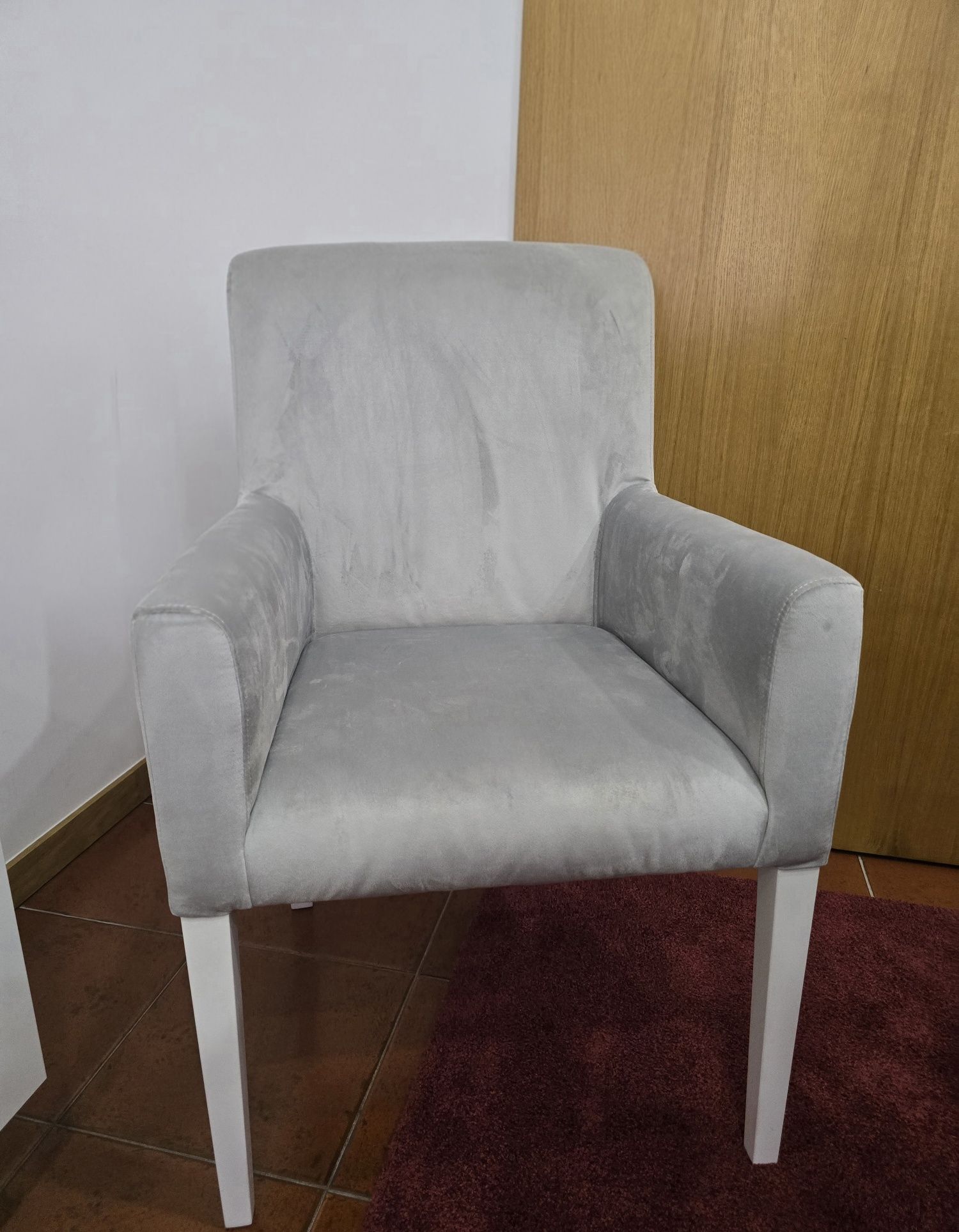 Vendo mesa sala jantar e cadeiras - Pouco Uso