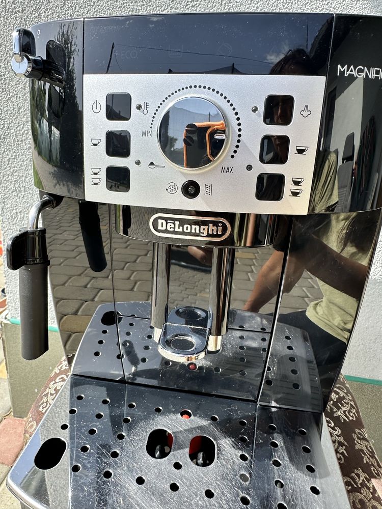 Кавомашина, Кавоварка Delonghi Magnifica S