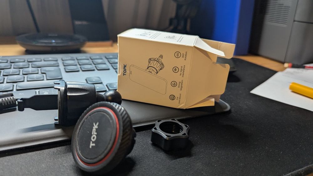 Uchwyt magnetyczny do telefonu kratka auta Topk