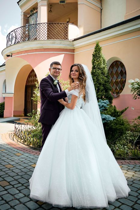 Весільний фотограф та відеограф. Виїжджаю по області.