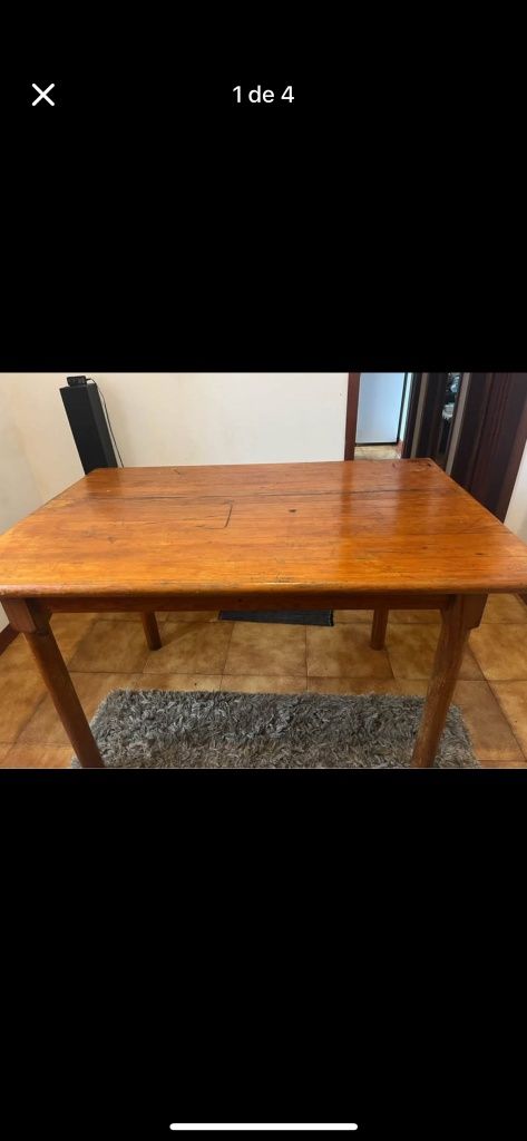 Mesa de Madeira Resistente