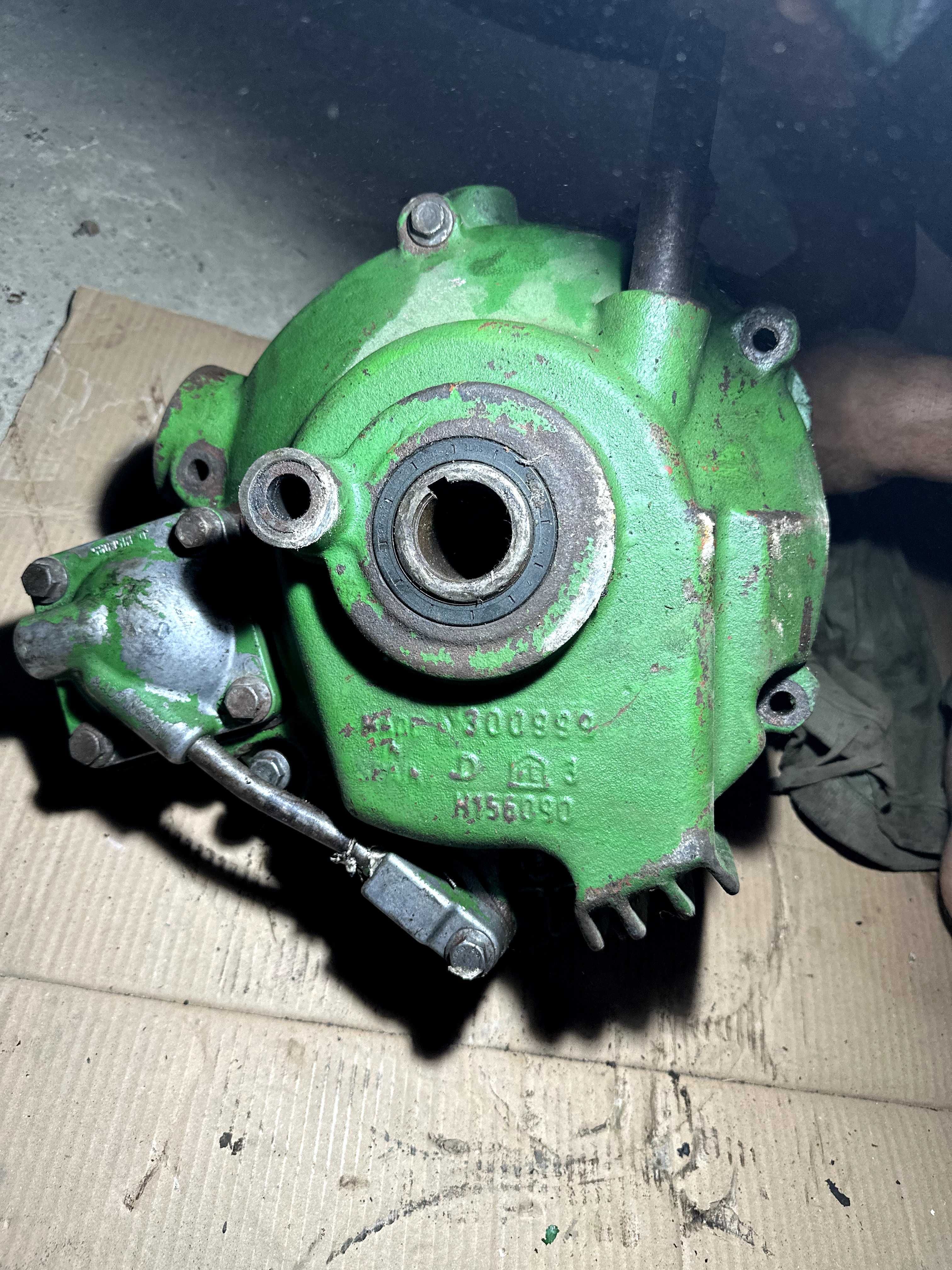 Редуктор наклонної камери JOHN DEER 9650 На реставрацію