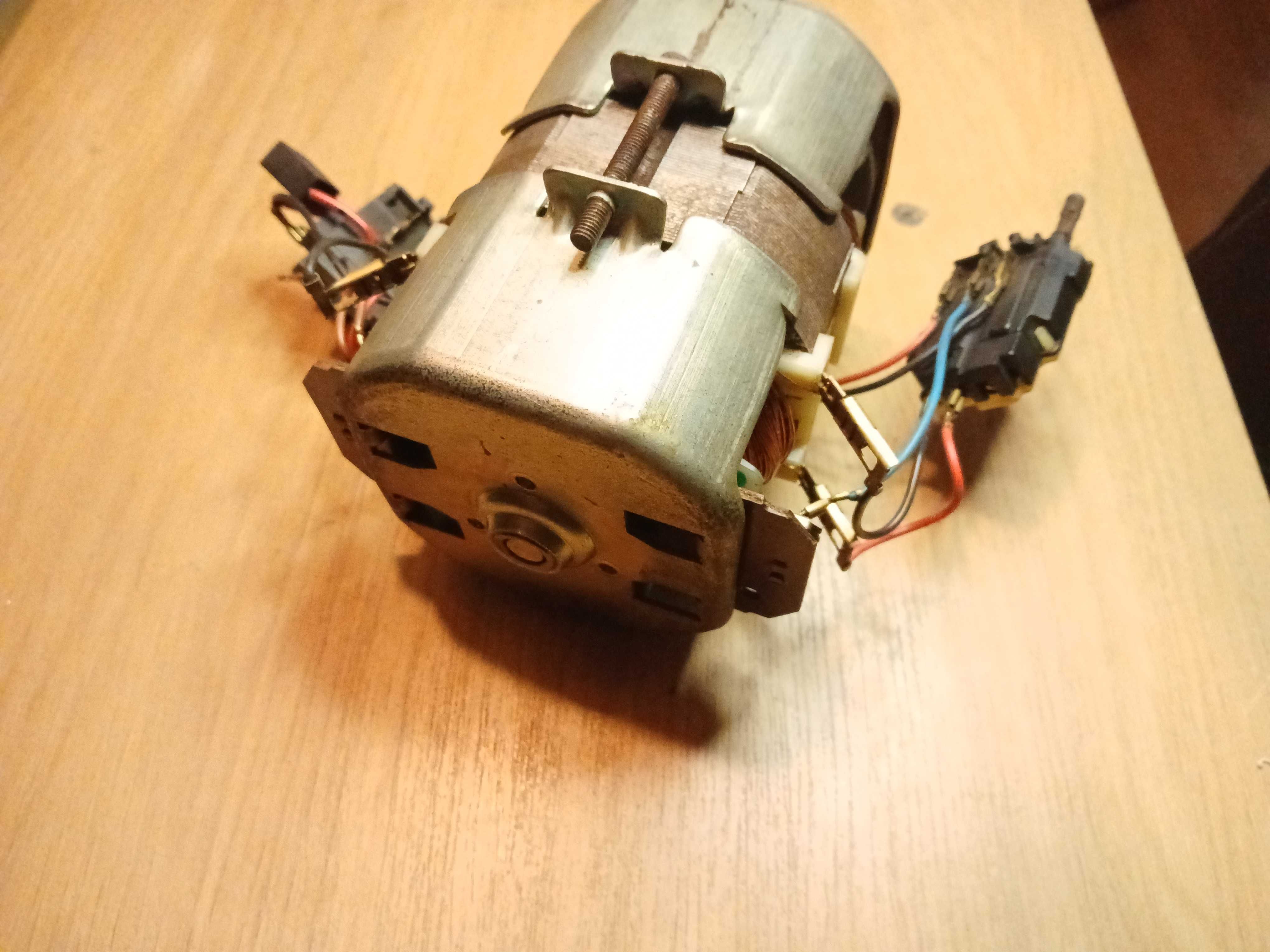 Motor 220V Corrente Alterna c/ Proteção