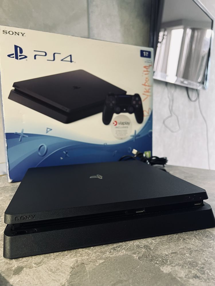 Sony PlayStation 4 Slim 1TB в ідальному стані