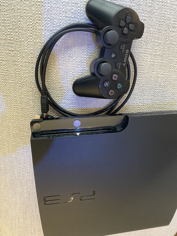 Playstation 3 com dois comandos, originais, com cabos, como novo.