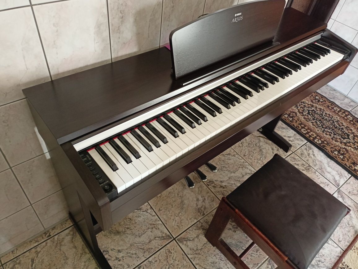 Pianino YAMAHA YDP-135R