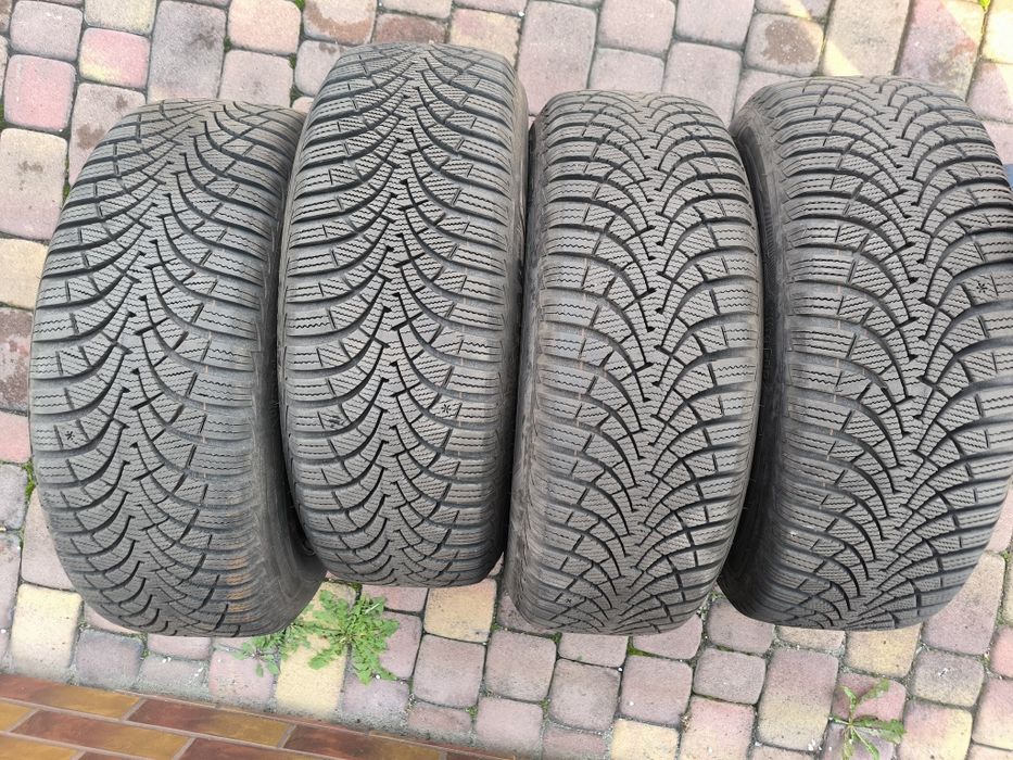 Opony zimowe Goodyear 205/55 R-16  wraz z felgami stalowymi