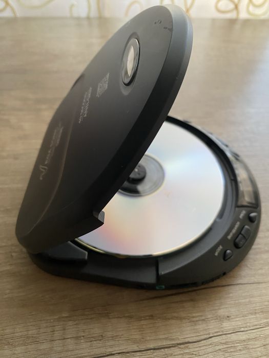 Портативний CD - плеєр Vega Sonik