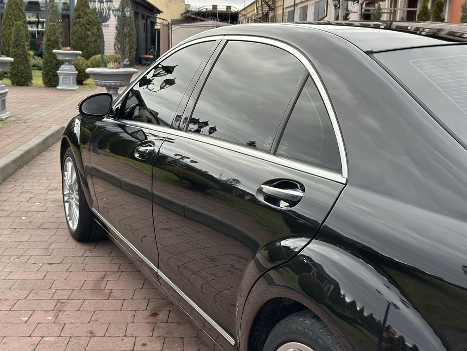 Mercedes S-class W221