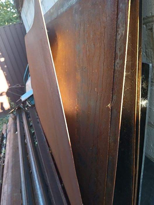 Лист металла 2 мм.