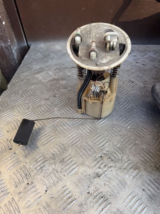 Колба насос в бак рено меган 2000год renault megane