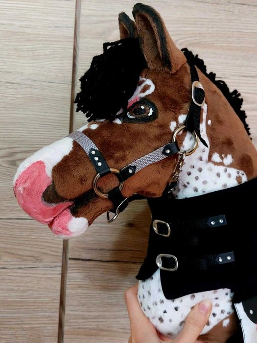 Brązowy Hobby Horse