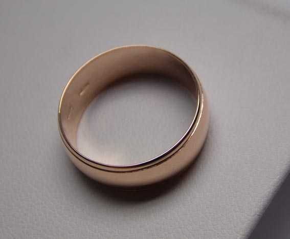 Złota obrączka R.18 7,4 mm. różowe złoto.