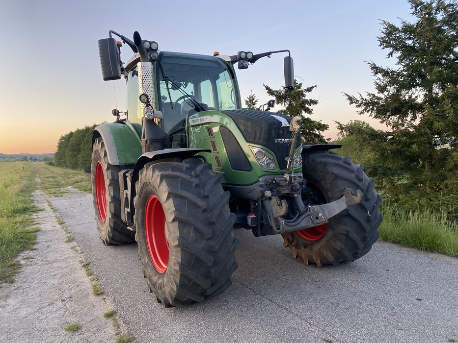 Traktor FENDT 720 VARIO TMS . Profi Plus . SCR Pneumatyka .Sprowadzony
